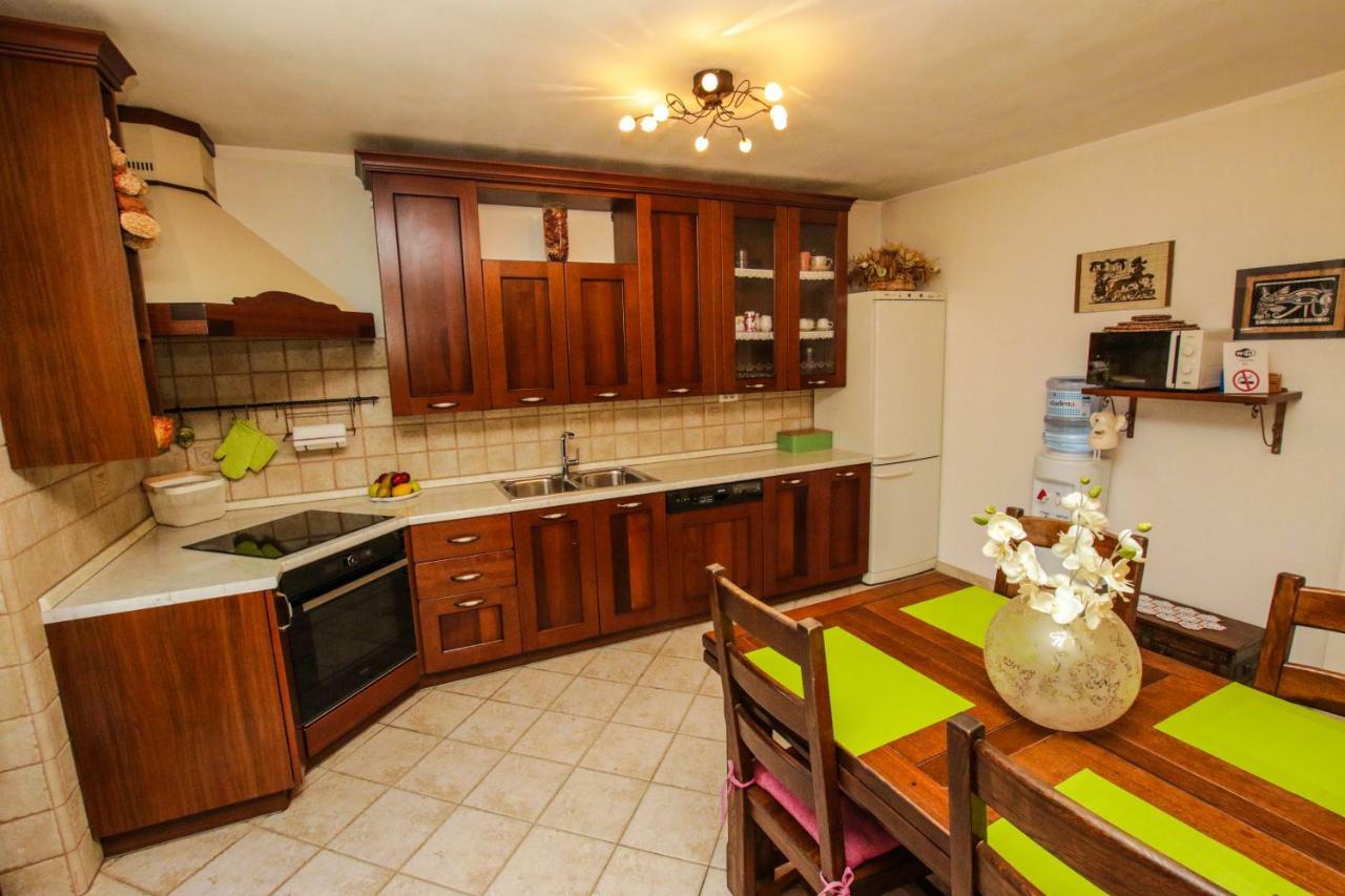 Apartment Dori Porec Bagian luar foto